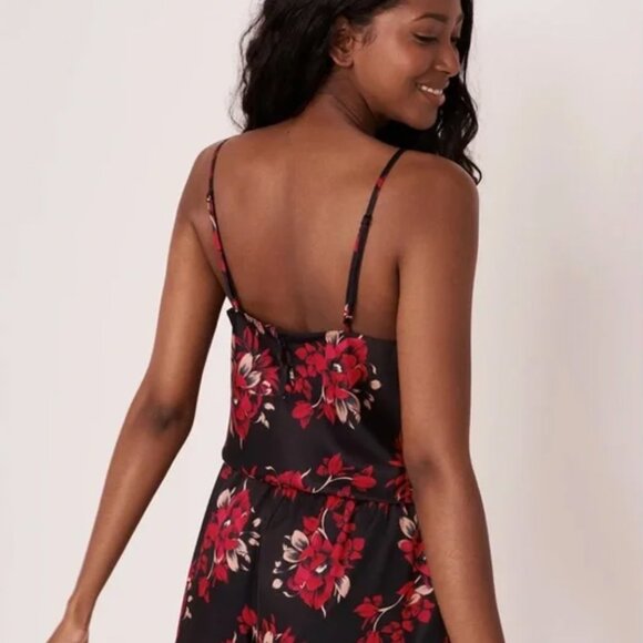 La Vie En Rose Satin Night Black & Red Floral Romper - Picture 3 of 9